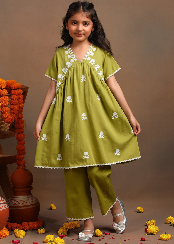 Pansy Green Embroidered Kurta With Pant Ethnic Set Set The Tribe Kids