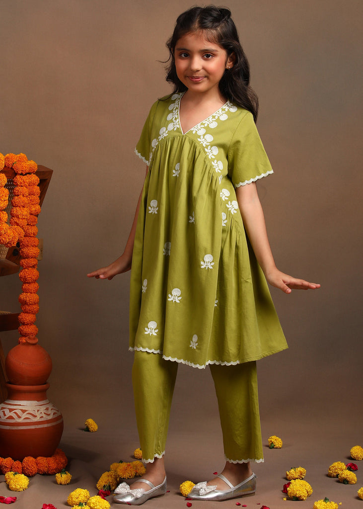 Pansy Green Embroidered Kurta With Pant Ethnic Set Set The Tribe Kids
